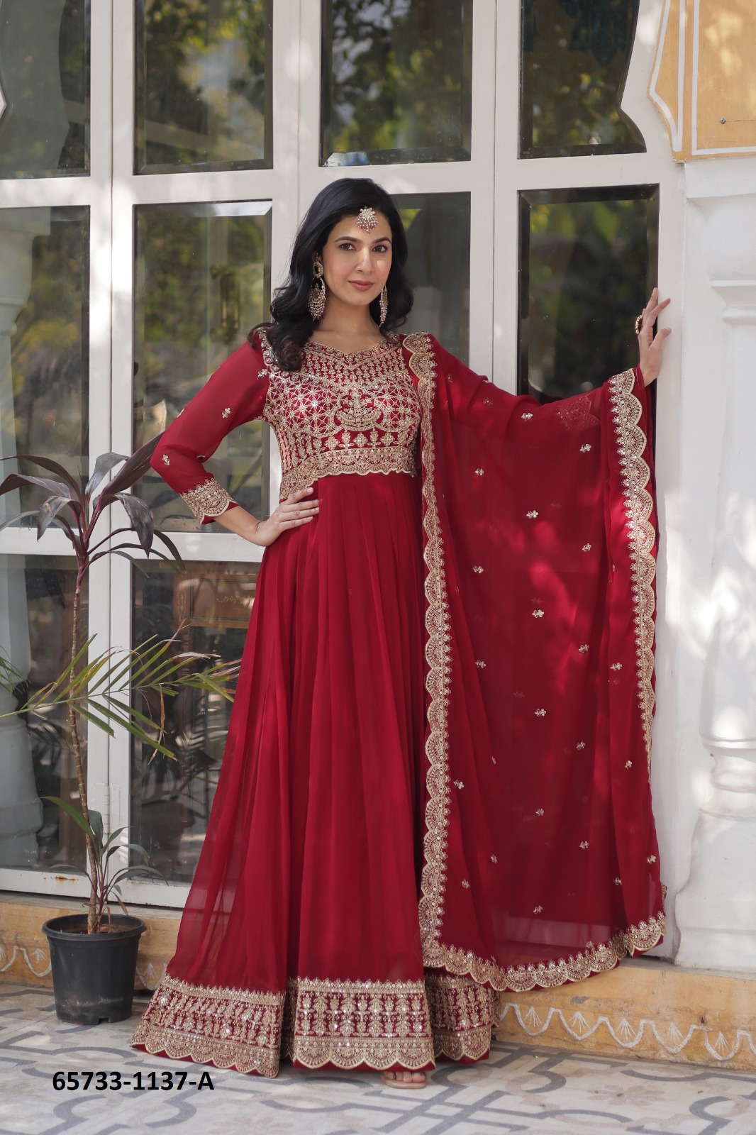 Ravishing Floor Length Party Wear Suits